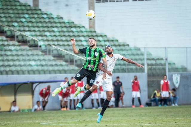 马尚30分亚当斯50+11+6 广东9连胜送福建6连败